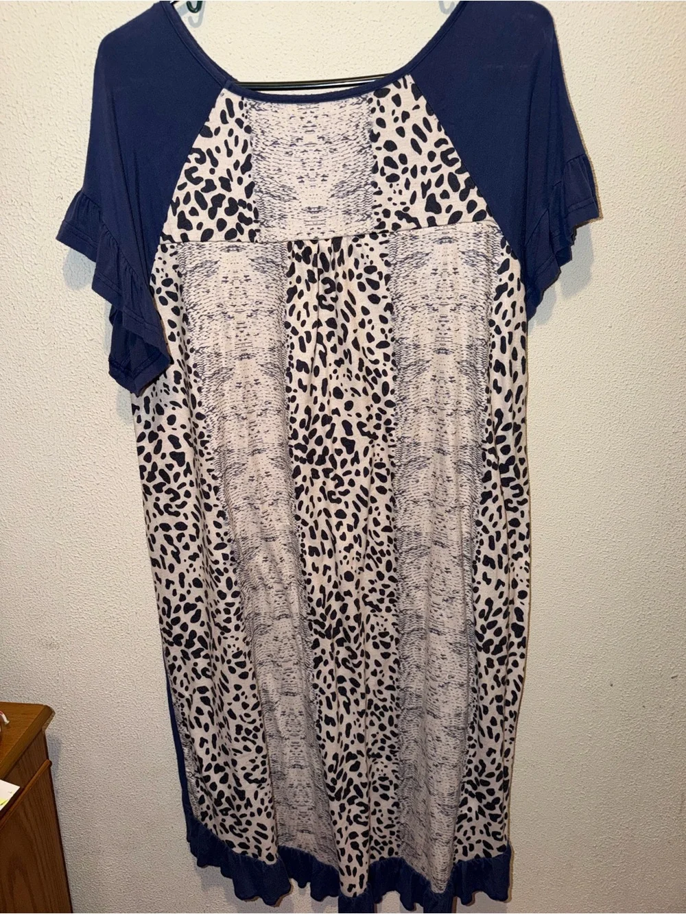 Women’s Navy Blue Ruffle Hem Short Sleeve Top - Picture 2 of 3